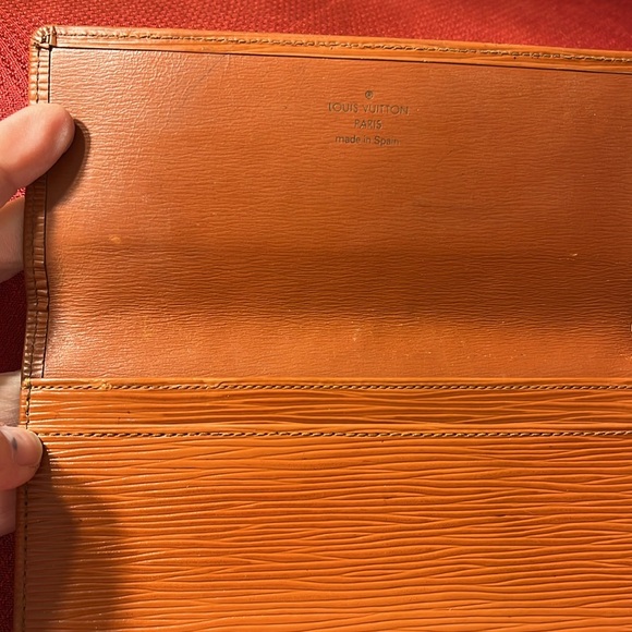 Louis Vuitton Brown Wallet with Flap Closure and Textured Leather w/ COA - Picture 5 of 13